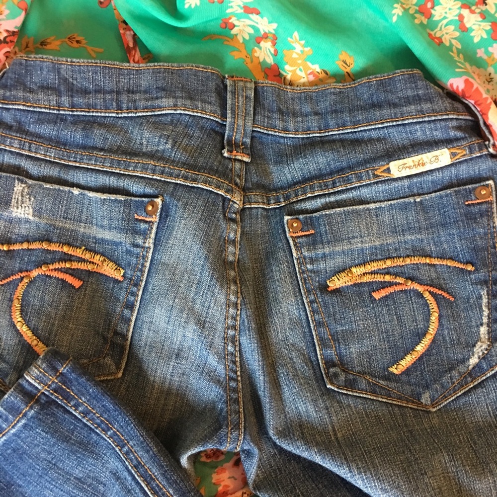 Frankie B size 4 distressed jeans